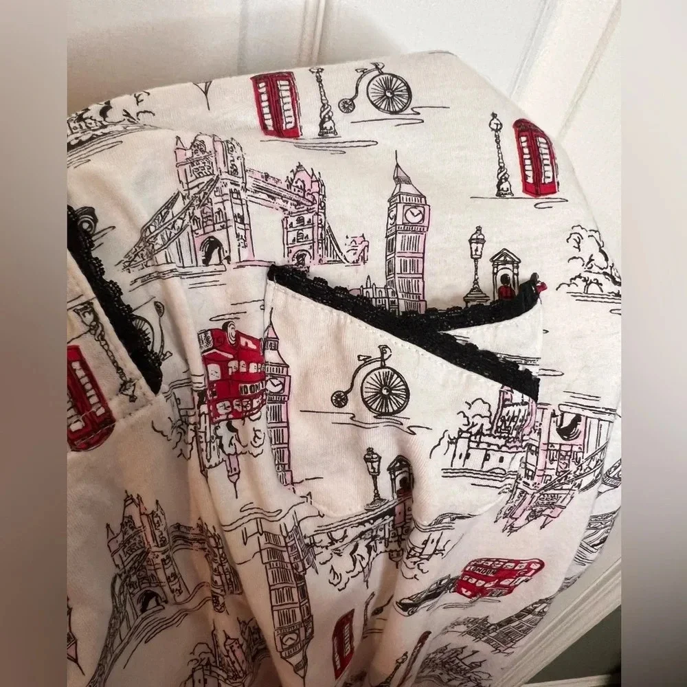 Laura Ashley London England Pattern Night Shirt Gown Womens Size 2XL GUC stain - Picture 6 of 7